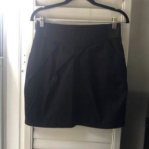 Black mini skirt! Pockets and front pleat!